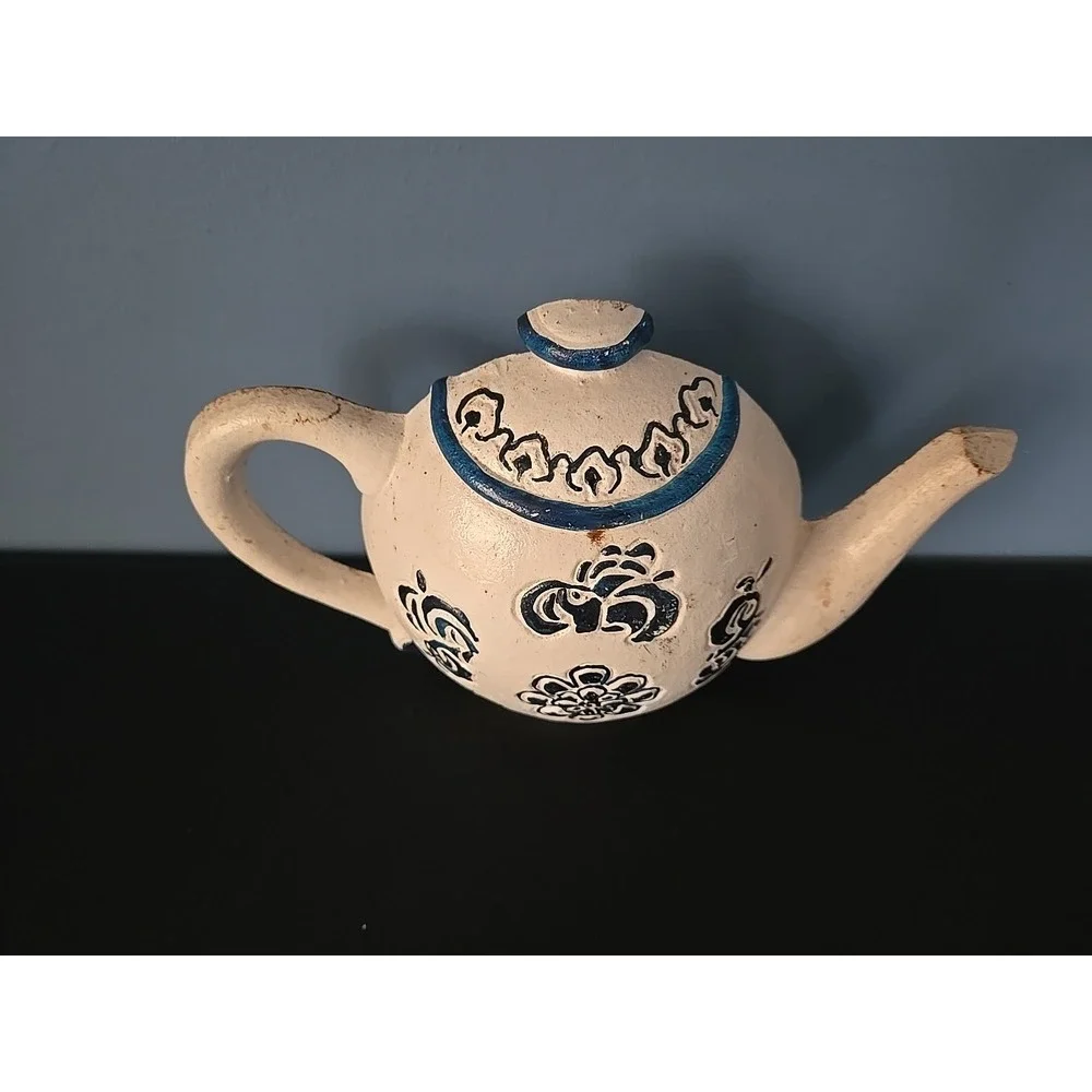 Vintage Cast Iron Teapot / Kettle‎ Blue And White Door Stopper Stay